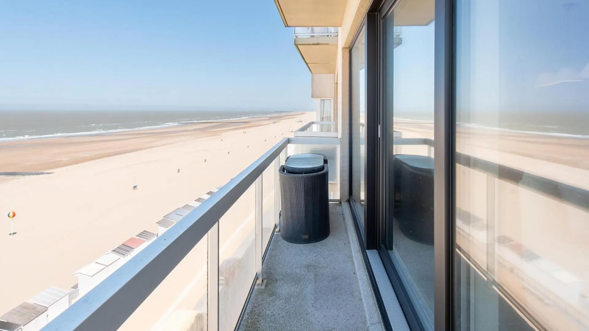 Beautiful Apartment With View Ostend