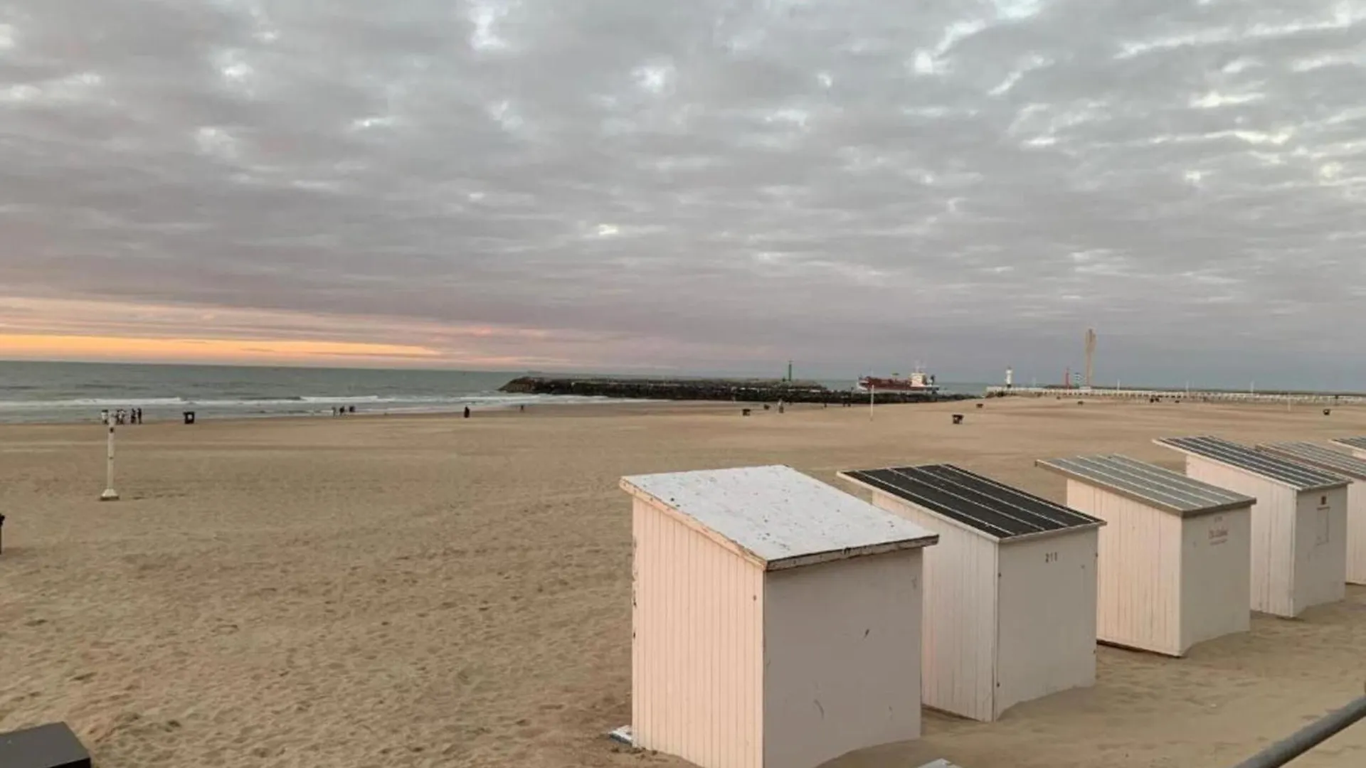 Beautiful Apartment With View Ostend 0*,